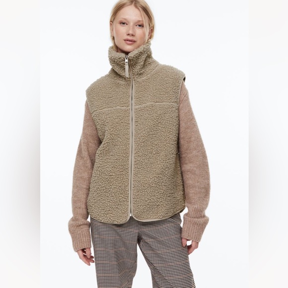 H&M teddy vest - Picture 3 of 10